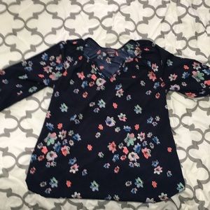 Medium maternity shirt